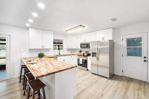 Kitchen - 3060 Apache Dr, Pace, FL 32571 photo 1 of 4