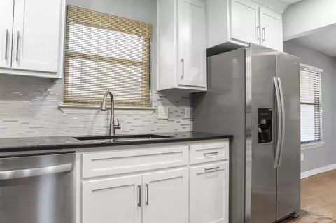 Kitchen - 4974 Marcus Cir, Pace, FL 32571 photo 2 of 3