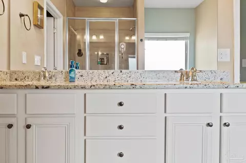 Bath - 2601 Elkhorn Dr, Pace, FL 32571 photo 3 of 5