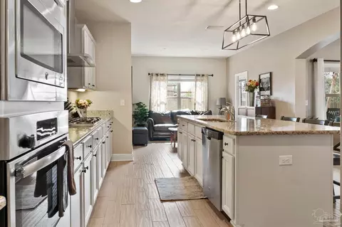 Kitchen - 2601 Elkhorn Dr, Pace, FL 32571 photo 3 of 4