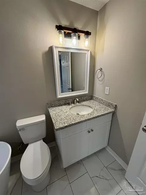Bath - 4445 Thomastown Dr, Pace, FL 32571 photo 4 of 7