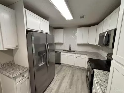 Kitchen - 4445 Thomastown Dr, Pace, FL 32571 photo 3 of 4