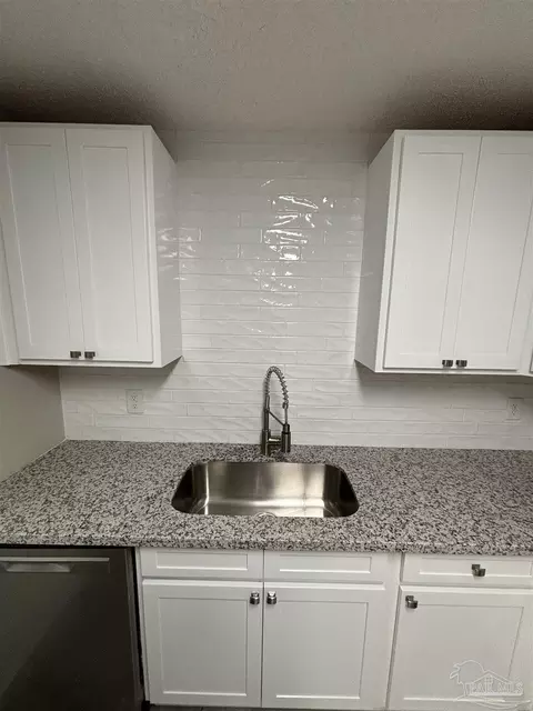 Kitchen - 4445 Thomastown Dr, Pace, FL 32571 photo 4 of 4