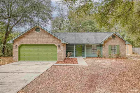 5525 Debbie Dr, Milton, FL 32570