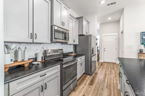 Kitchen - 5659 Dunridge Dr, Pace, FL 32571 photo 3 of 6