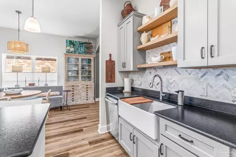 Kitchen - 5659 Dunridge Dr, Pace, FL 32571 photo 4 of 6
