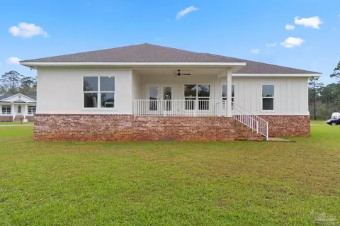 Exterior - 2153 Trevor Cir, Milton, FL 32583 photo 4 of 6