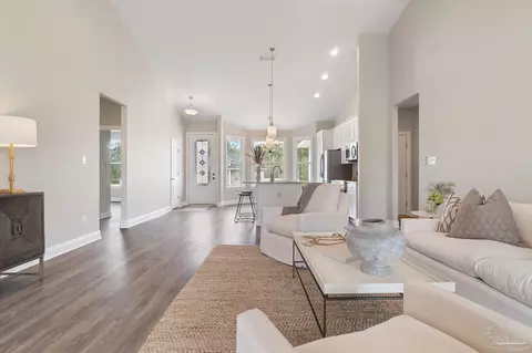 Living - 2153 Trevor Cir, Milton, FL 32583 photo 2 of 3