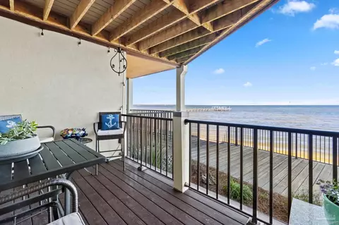 34 Baybridge Dr, Gulf Breeze, FL 32561