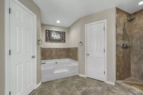 Bath - 716 Britain Dr, Cantonment, FL 32533 photo 1 of 3