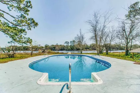 513 Edgewater Dr, Pensacola, FL 32507