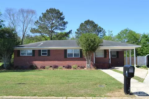 28 Old Bratt Rd, Atmore, AL 36502
