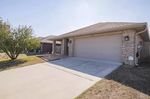 Exterior - 3473 Wasatch Range Loop, Pensacola, FL 32526 photo 4 of 10