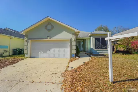 2352 Caddy Shack Ln, Pensacola, FL 32526