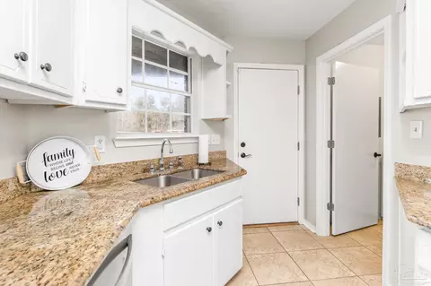 Kitchen - 1655 Eagle Ter, Cantonment, FL 32533 photo 6 of 7