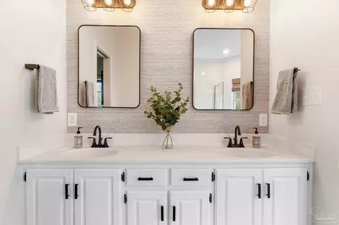 Bath - 5741 Hall Rd, Jay, FL 32565 photo 1 of 7