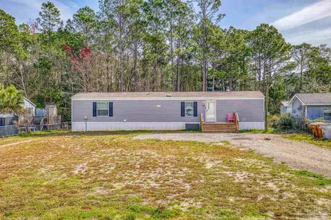 9060 Larker Woods Dr, Navarre, FL 32566