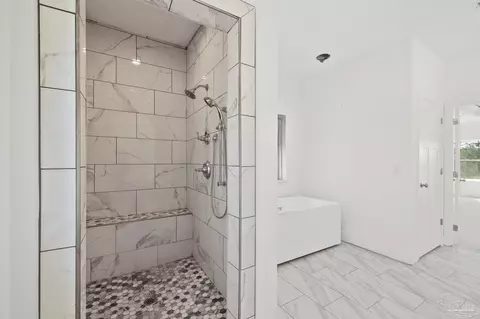 Bath - 3291 Clovis Ct, Cantonment, FL 32533 photo 4 of 5