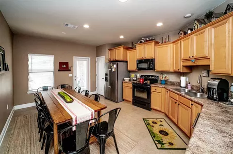 Kitchen - 5197 Parkside Dr, Pace, FL 32571 photo 1 of 3
