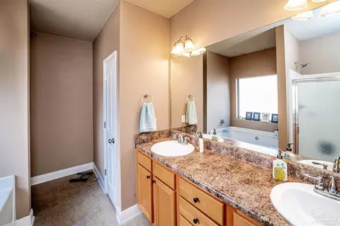 Bath - 5197 Parkside Dr, Pace, FL 32571 photo 2 of 7