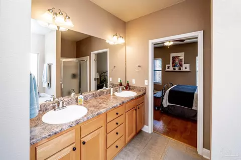 Bath - 5197 Parkside Dr, Pace, FL 32571 photo 4 of 7