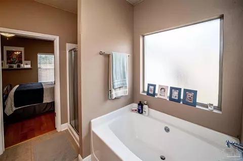 Bath - 5197 Parkside Dr, Pace, FL 32571 photo 3 of 7