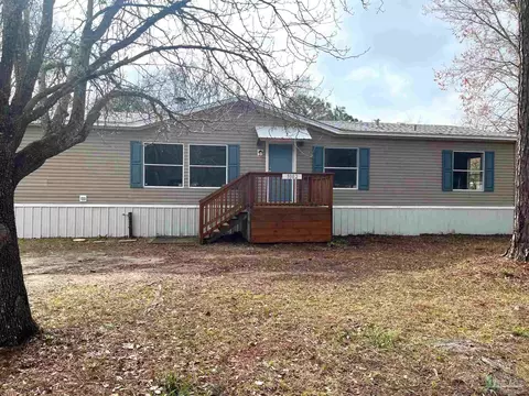 3002 Crittenden Dr, Navarre, FL 32566