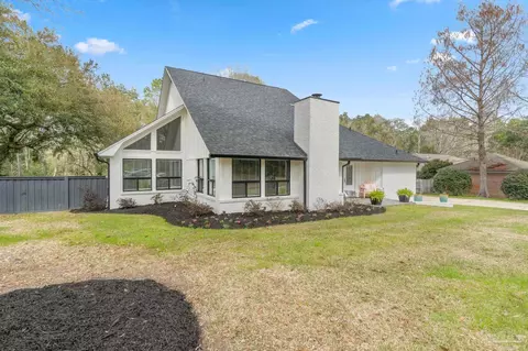9008 Woodrun Rd, Pensacola, FL 32514