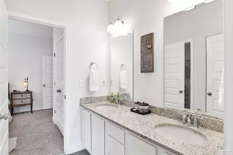 Bath - 8073 Silver Maple Dr, Milton, FL 32583 photo 4 of 6
