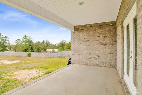 Exterior - 8073 Silver Maple Dr, Milton, FL 32583 photo 4 of 7