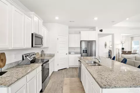 Kitchen - 8073 Silver Maple Dr, Milton, FL 32583 photo 3 of 4