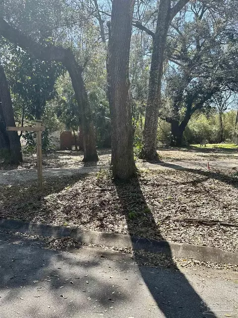 0000 John Carroll Dr, Pensacola, FL 32504