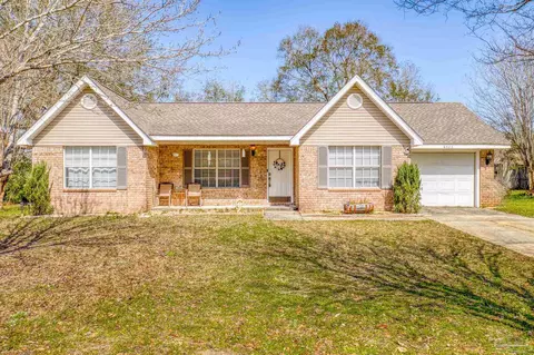 6586 Starboard Dr, Milton, FL 32570