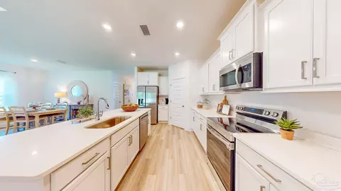 Kitchen - 5368 Cornwall Dr #LOT 70, Milton, FL 32583 photo 4 of 4