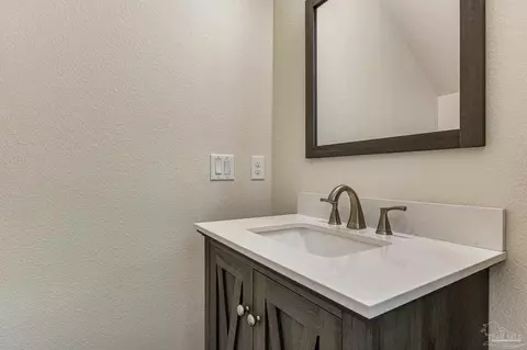 Bath - 4664 Kolb Rd, Milton, FL 32570 photo 3 of 3