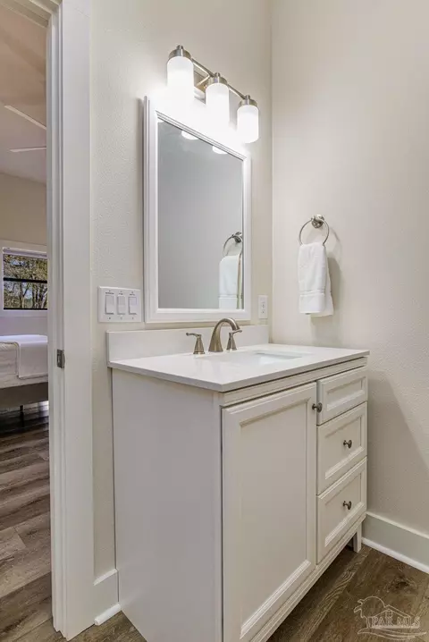Bath - 4664 Kolb Rd, Milton, FL 32570 photo 1 of 3
