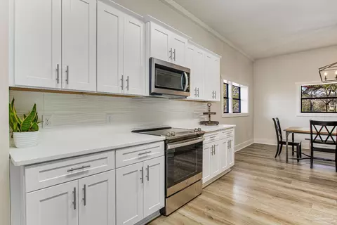 Kitchen - 4664 Kolb Rd, Milton, FL 32570 photo 3 of 3