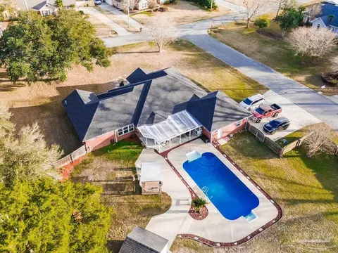 5033 Ponitz Pkwy, Pace, FL 32571