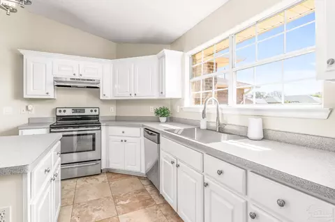 Kitchen - 3928 High Bridge Dr, Pace, FL 32571 photo 3 of 4