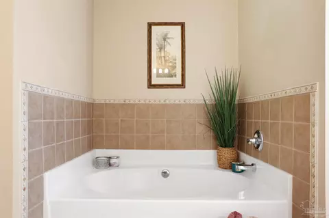 Bath - 3690 Berryhill Rd, Pace, FL 32571 photo 5 of 6