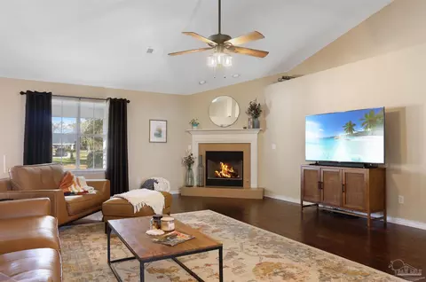 Living - 3690 Berryhill Rd, Pace, FL 32571 photo 4 of 5