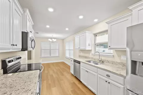 Kitchen - 2014 Sunset Pine Way, Gulf Breeze, FL 32563 photo 5 of 5