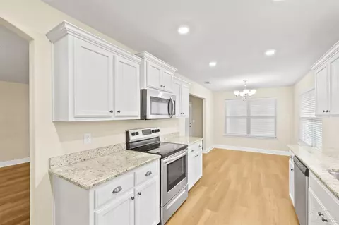 Kitchen - 2014 Sunset Pine Way, Gulf Breeze, FL 32563 photo 2 of 5