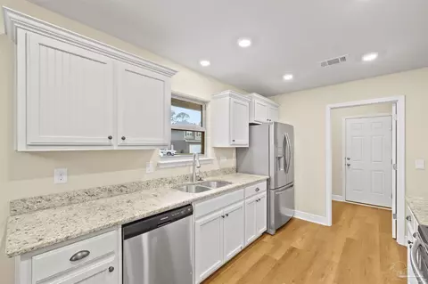 Kitchen - 2014 Sunset Pine Way, Gulf Breeze, FL 32563 photo 1 of 5