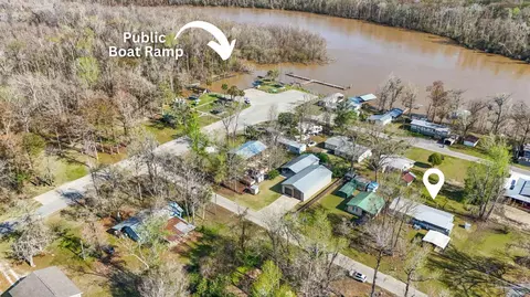 130 Warmouth Dr, Wewahitchka, FL 32465
