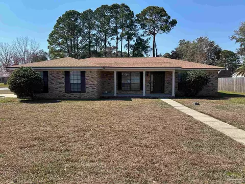 667 Seapine Cir, Pensacola, FL 32506