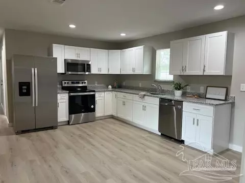 6962 Rolling Hills Rd, Pensacola, FL 32505