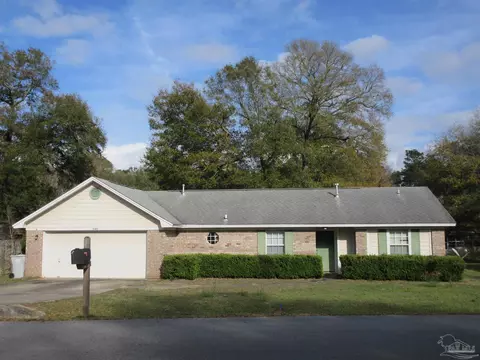 5140 Trenton Dr, Pace, FL 32571