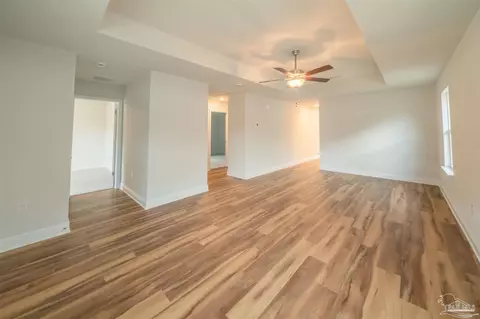 415 Kingsbridge Dr #23B, Cantonment, FL 32533