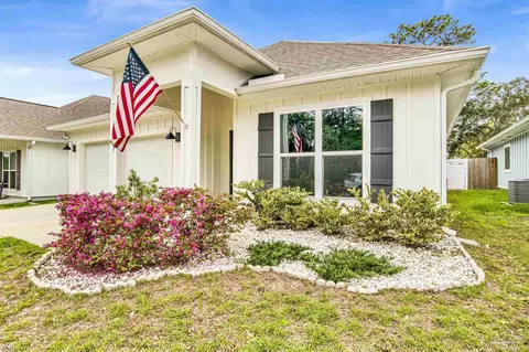 1917 Noleka Ct, Navarre, FL 32566